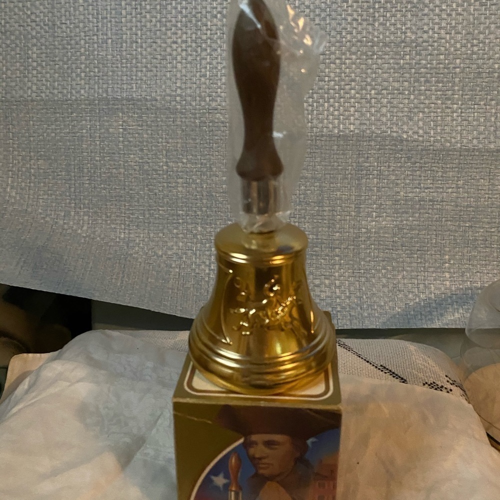 💋Avon Paul Revere vintage bell decanter❤️